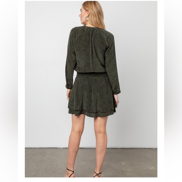 Rails Jasmine Long Sleeve
Snake Print Mini  Dress Olive Pebble Size Medium. - Picture 5 of 16